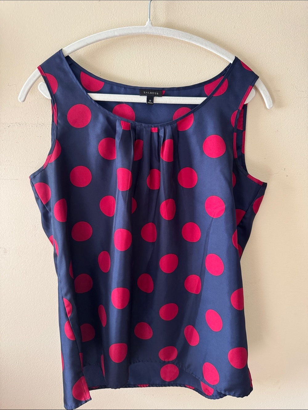 Talbots Navy Sleeveless Polka Dot Sleeveless Blouse with Red Polka Dots size 10
